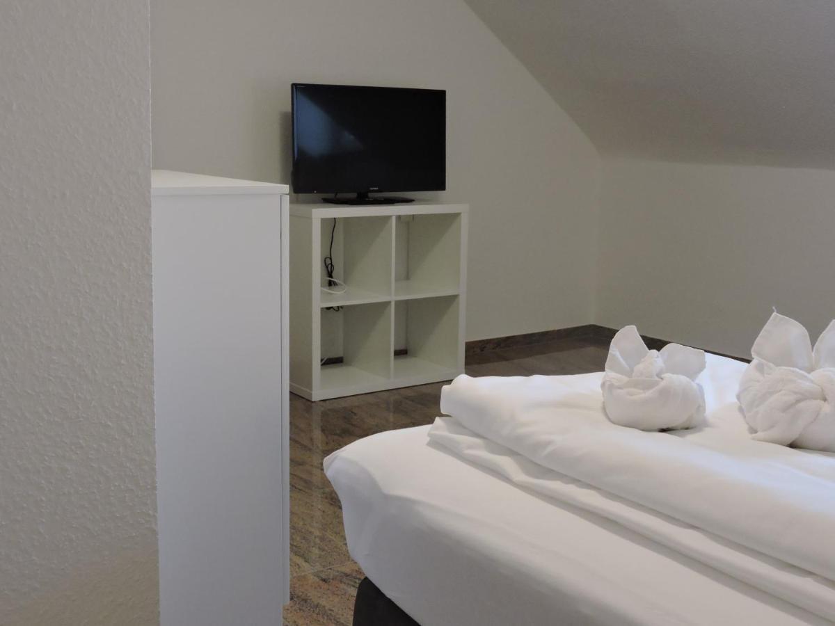 Ferienwohnungen Haus Scheidter 40 萨尔布吕肯 外观 照片
